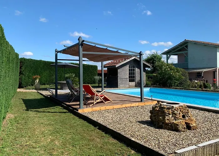 Gite Ferme Equestre Avec Piscine